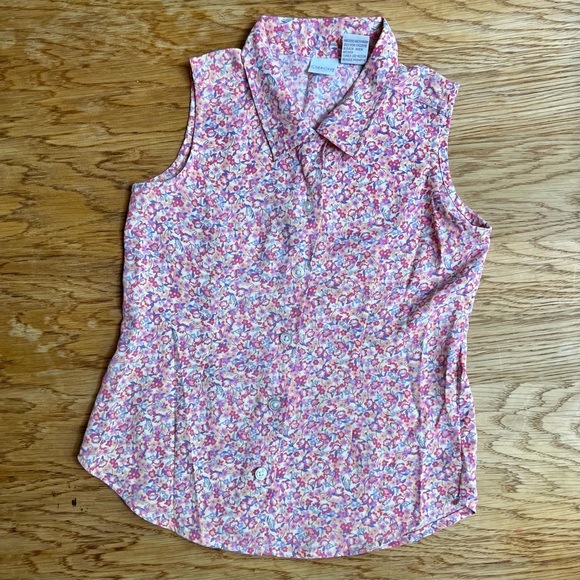 Cherokee Other - Cherokee Floral Sleeveless Button-Up Blouse
